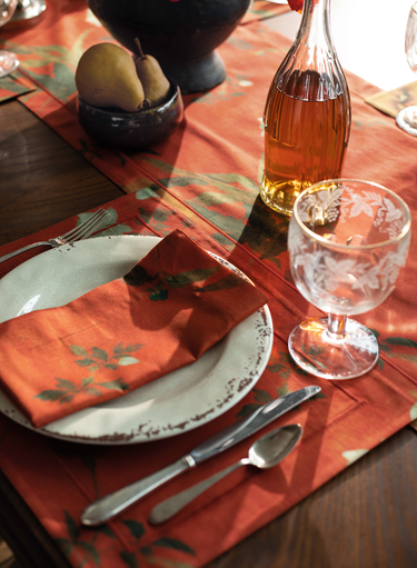 Hibiscus Tablerunner