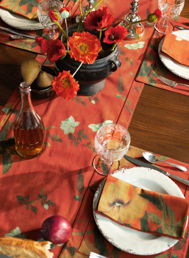 Hibiscus Tablerunner