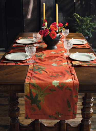 Hibiscus Tablerunner