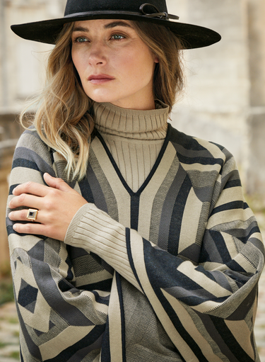 Stella Poncho