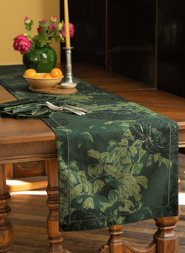 Night Peony/Hydrangea Tablerunner