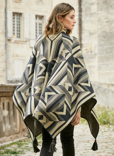 Stella Poncho