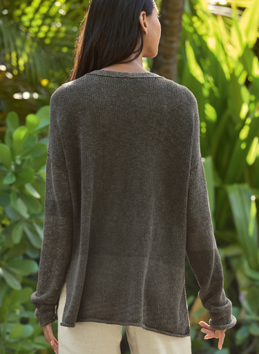 Nachtschatten-Pullover mit V-Ausschnitt