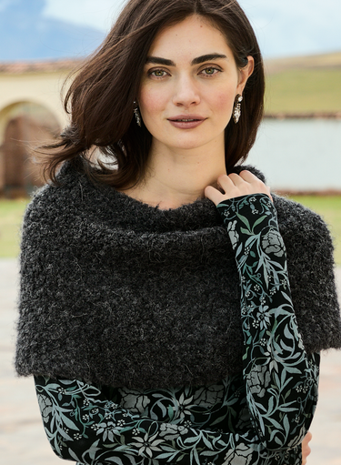 Alessa Shrug