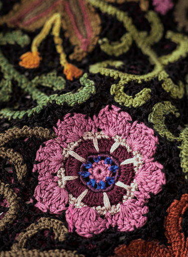 Häkelpullover mit Wüstenblumen