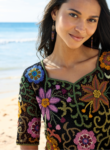 Häkelpullover mit Wüstenblumen