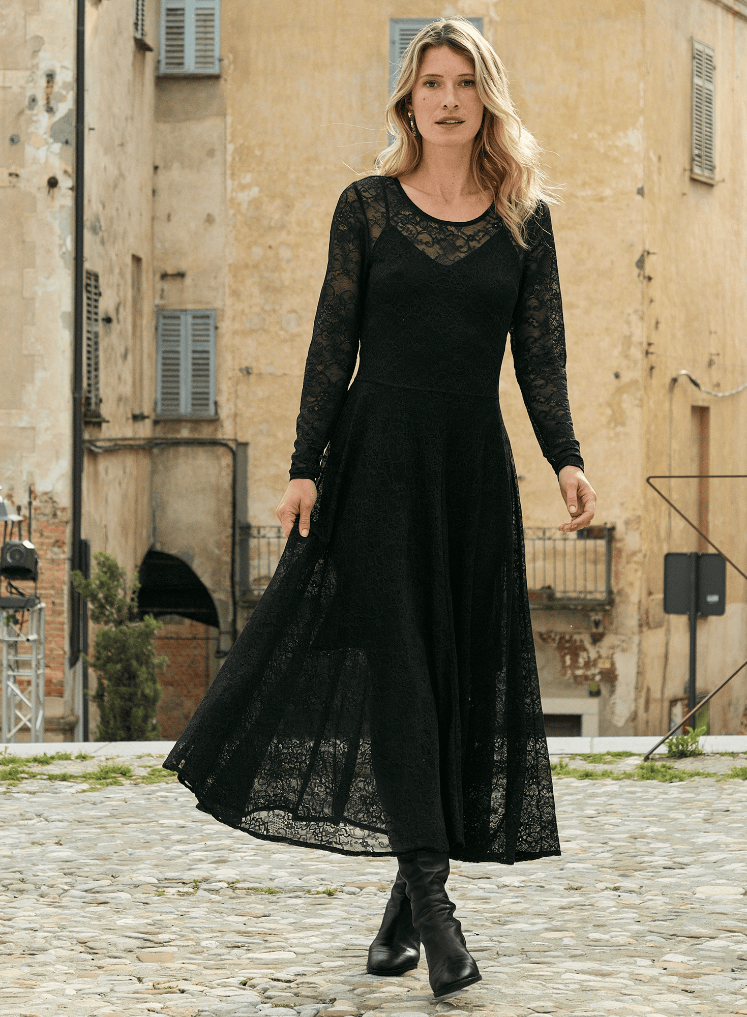 Lace Carlyle Dress Black / M Lace Carlyle Dress Black / M