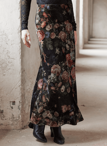 Diagonal geschnittener Ardennen-Rock aus Samt