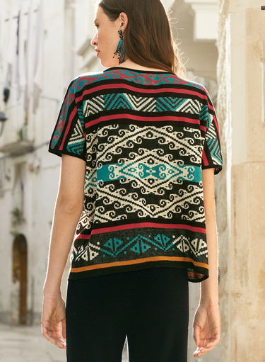 Coracora Pullover